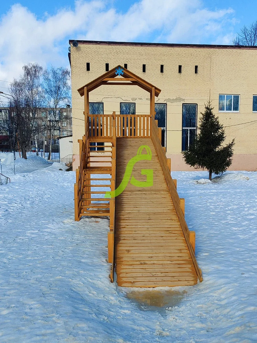 Скат спереди