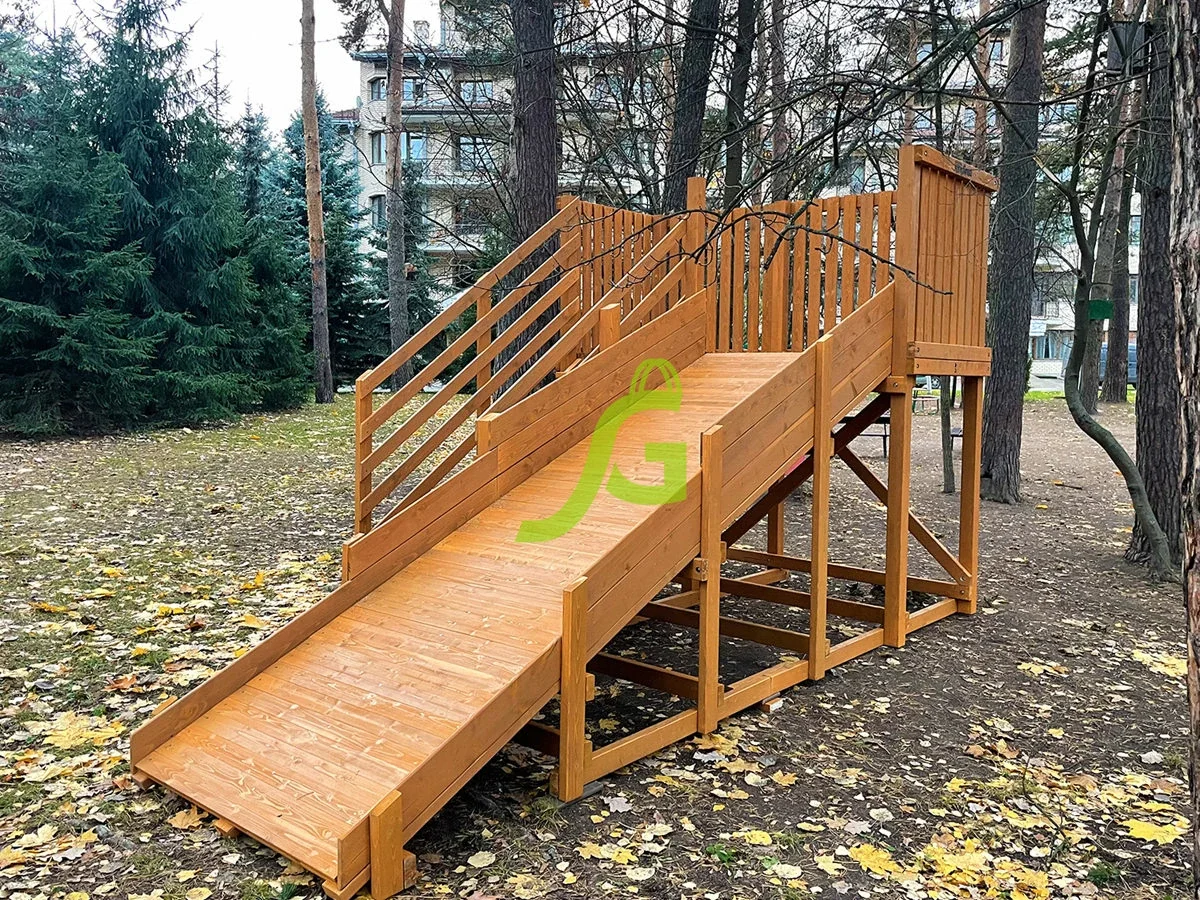 Горка со стороны ската