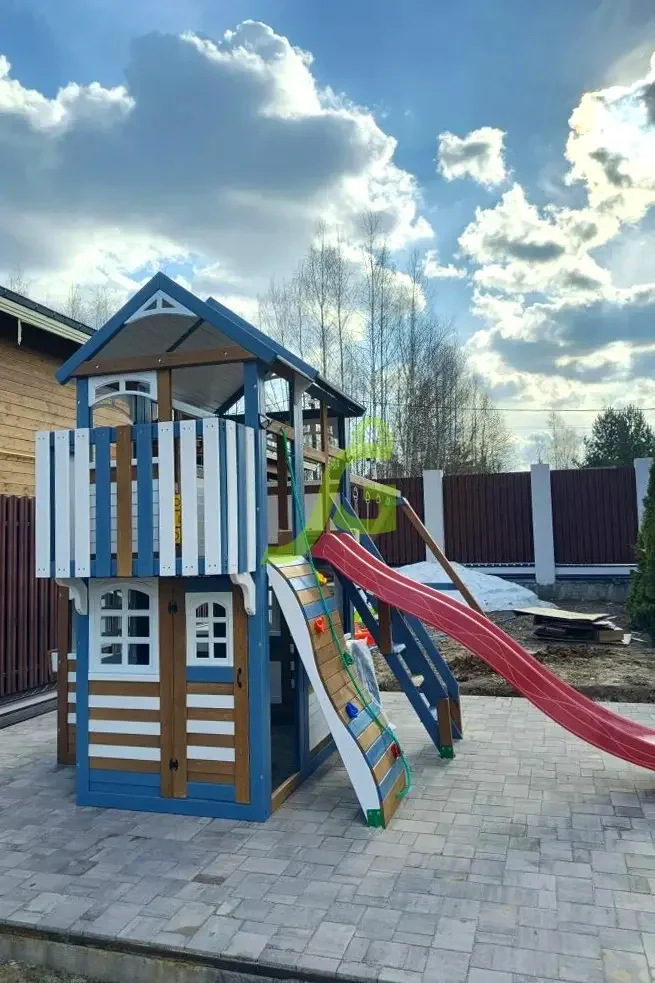 Клубный домик 3 Luxe мод.2: вид конструкции с другой стороны