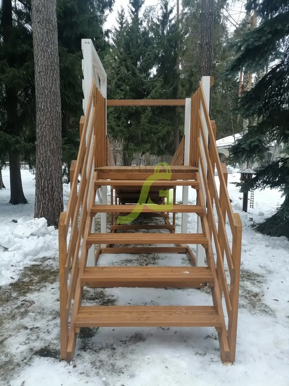 Лестница зимой