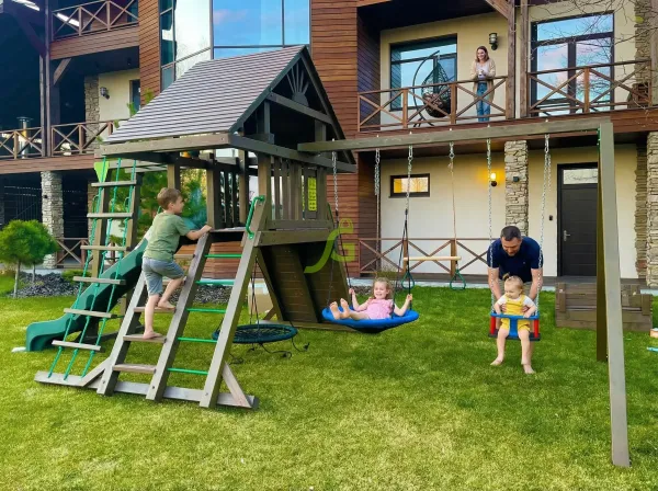 Крепость Фани с рукоходом (домик) мод.2 - детская деревянная площадка 3.00 x 5.50 x 6.52 м, возраст 3-12 лет