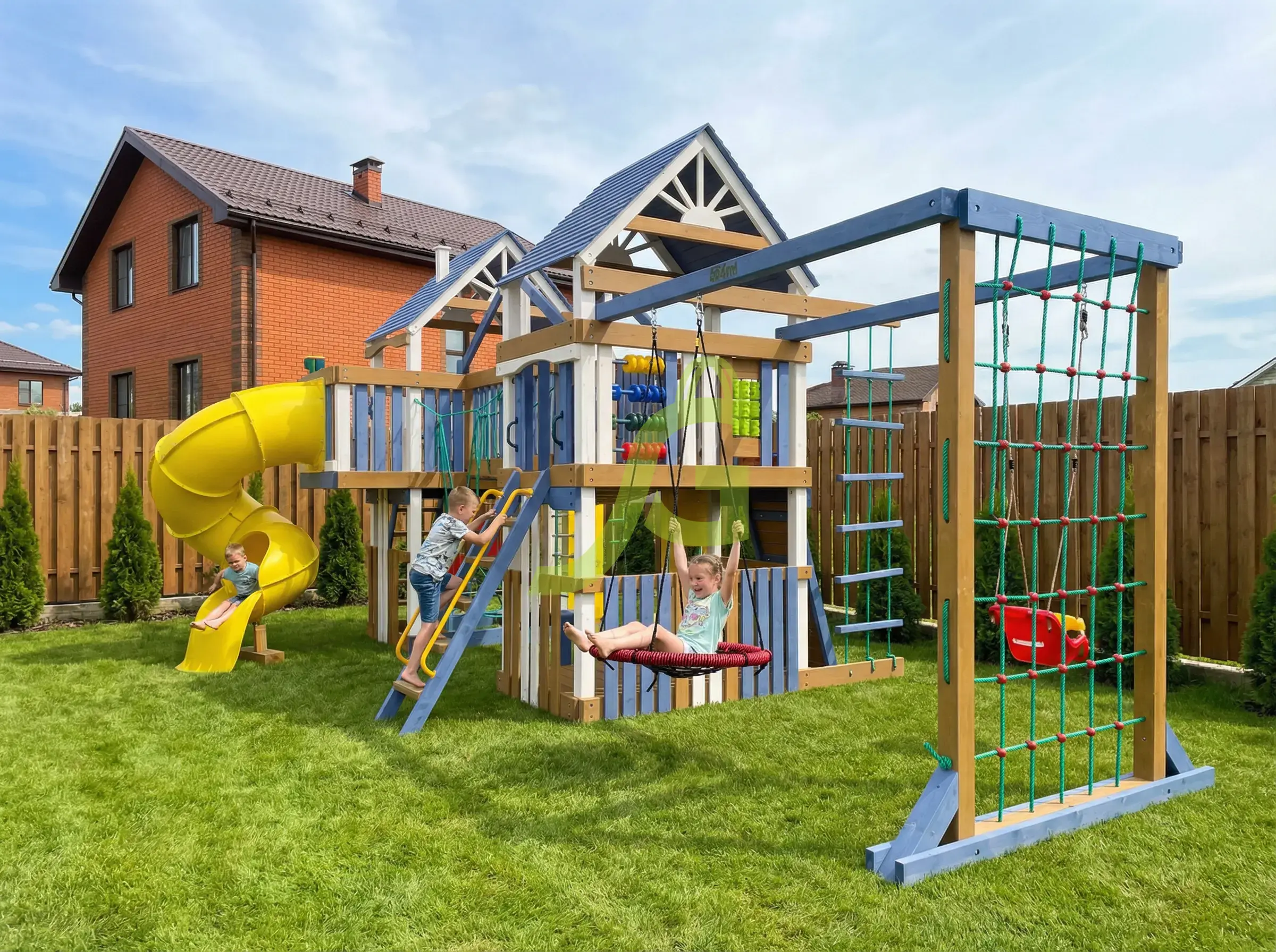 Шато Сан мод.1 - деревянная площадка, возраст 3-12 лет